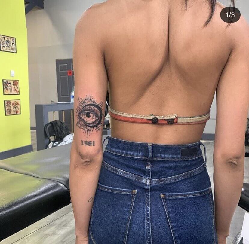 Tattoo Black & Grey Eye by Mo8 At Tattoos Iron Palm. Мо бештари шаб то соати 2-и субҳ боз ҳастем. Ба 404-973-7828 занг занед ё барои машварати ройгон бо Mo8 истед. Walk Ins хуш омадед.