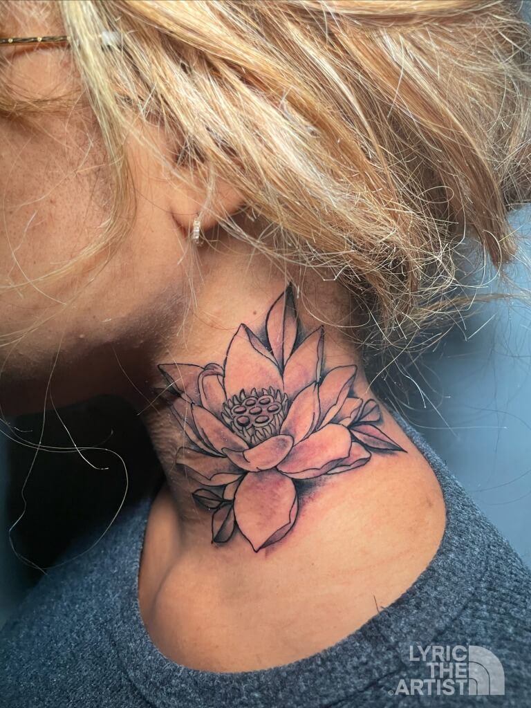 Lotus Flower Tattoo Pa Lyric TheArtist Nan Iron Palm Tattoos nan sid anba lavil Atlanta. Louvri jiska 2AM. Nou se sèlman tatoo nan mitan lannwit lan Atlanta. Rele 404-973-7828 oswa pase pou yon konsiltasyon gratis. Walk ins yo akeyi.