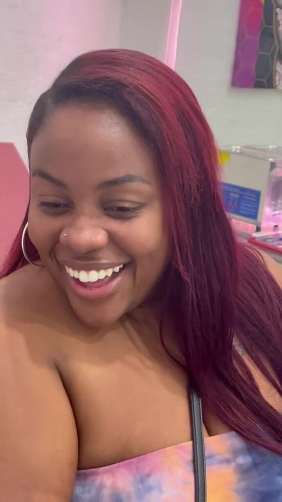 Pírcing al nas completat per Bulla a Iron Palm Tattoos & Body Piercing a Atlanta. Tots els pírcings corporals a Iron Palm inclouen les joies. Truqueu al 404-973-7828 o passeu per una consulta gratuïta amb un artista corporal.