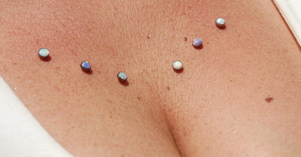 Бисексуалы қыздардың секс видеосы Желіде өтіп бара жатқан адамға жұлқынуға көмектесті