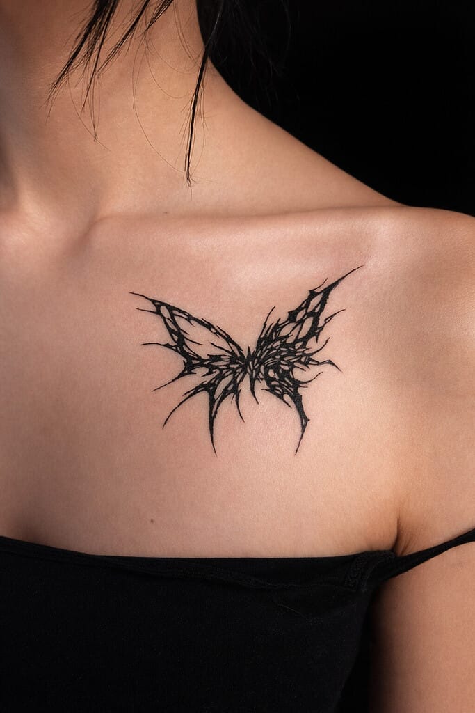 ka peʻa pulelehua cybersigilism blackwork ma ka umauma o luna