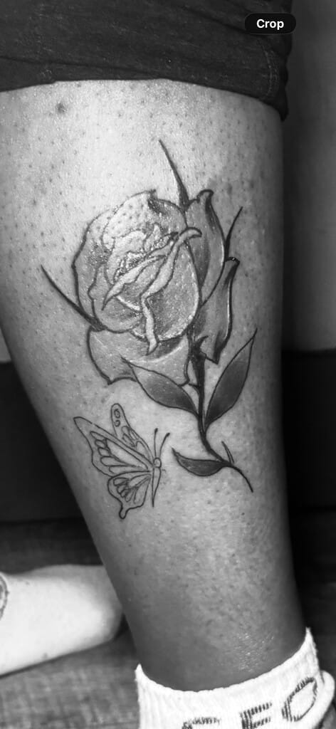 Tattoo gulê reş û gewr