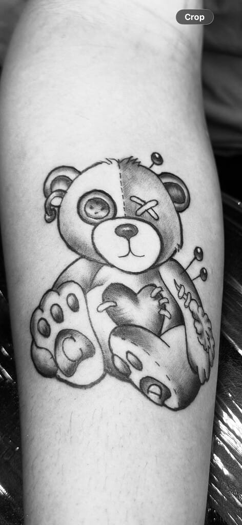 Tattoo ya hirça reş û gewr